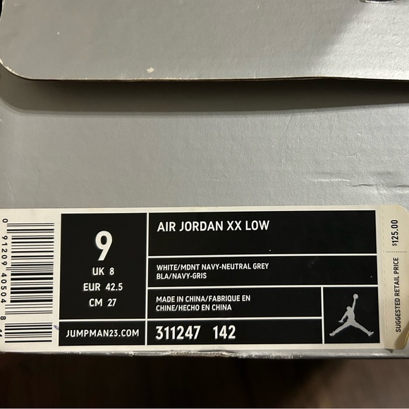 Jordan Low 20s - Sz 9 - Picture 2 of 6